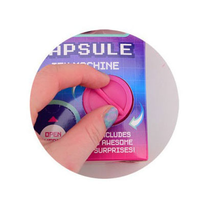 Mini-Spielzeugautomat aus Karton mit Überraschungen