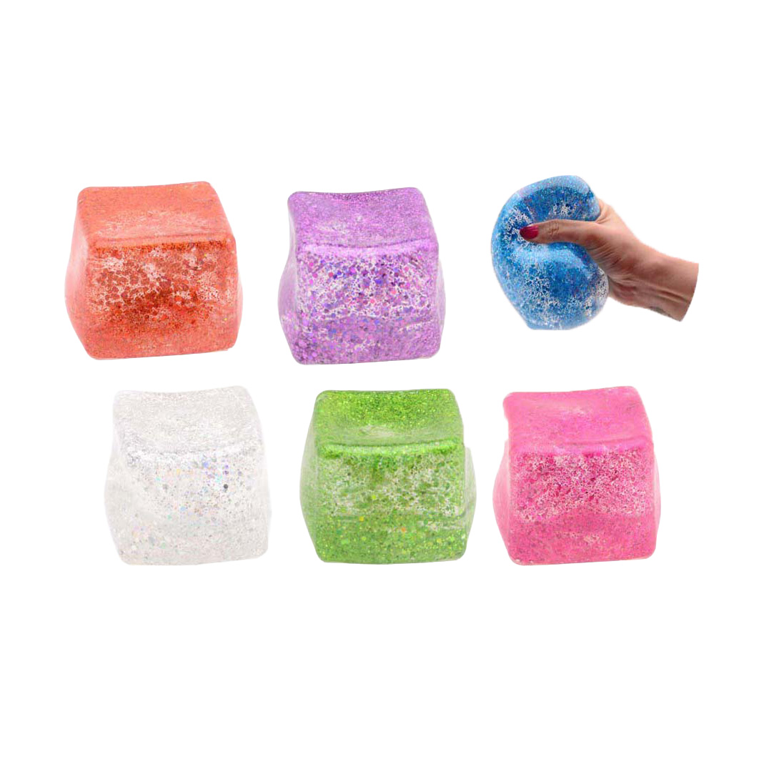 Pressez le cube géant