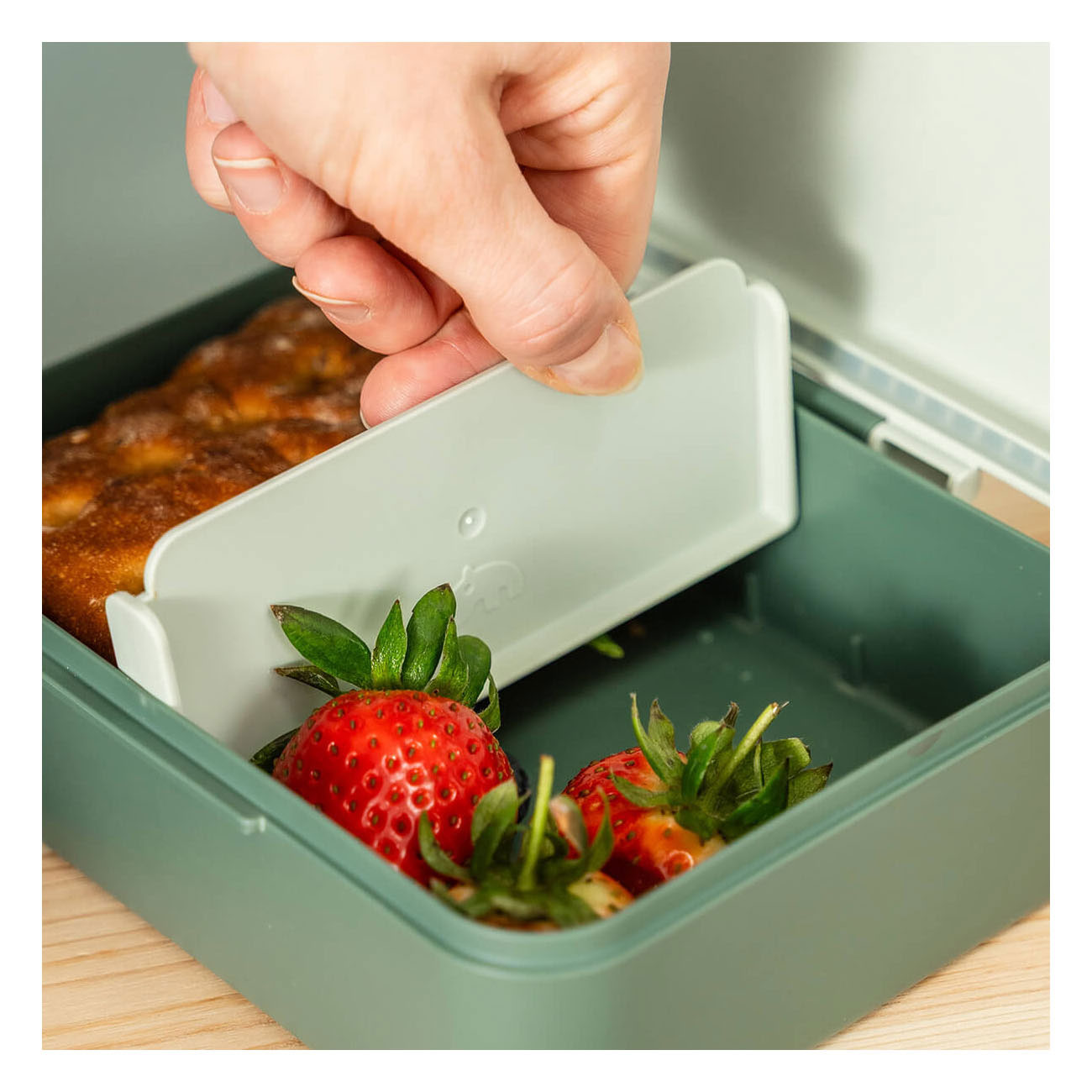 Done by Deer Lunchbox met Verdeler Tiny Trails - Groen