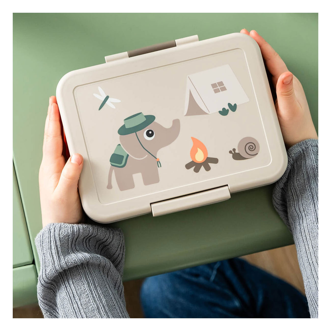 Done by Deer Lunchbox met Verdeler Tiny Trails - Zand