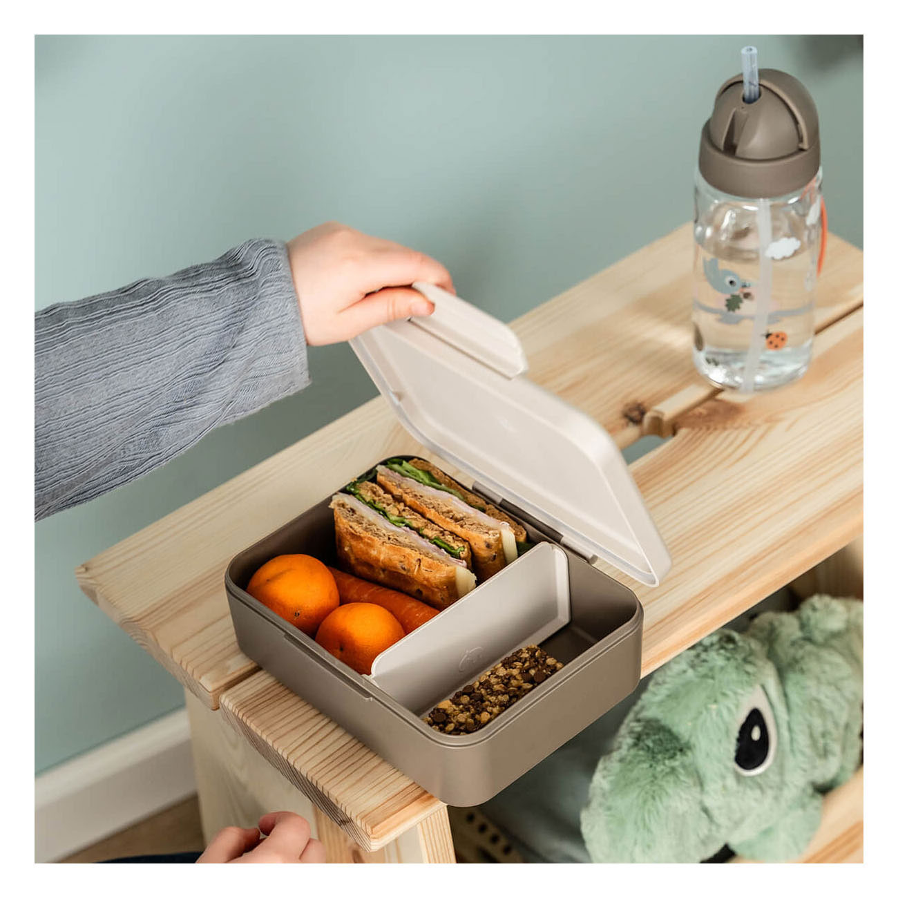 Done by Deer Lunchbox met Verdeler Tiny Trails - Zand