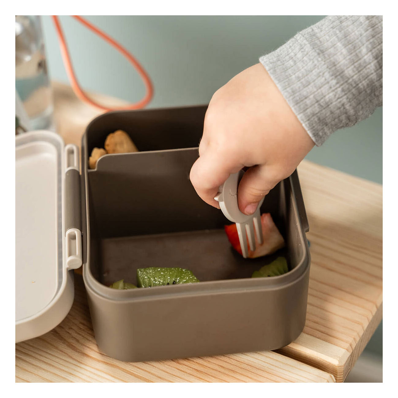 Done by Deer Lunchbox met Snackprikkers Tiny Trails - Zand