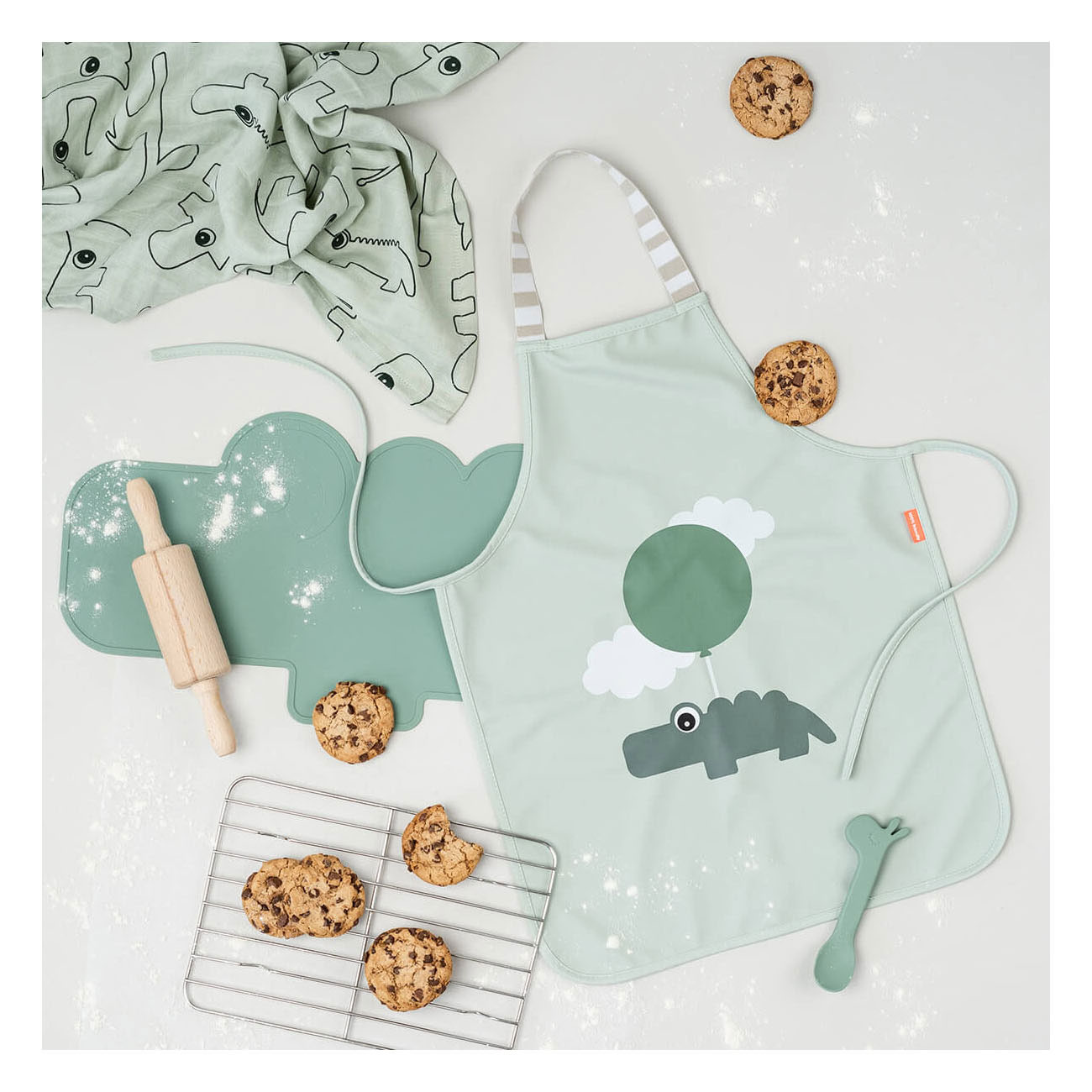 Tablier imperméable pour enfants Donné par Deer, motif Nuages ​​Joyeux - Vert