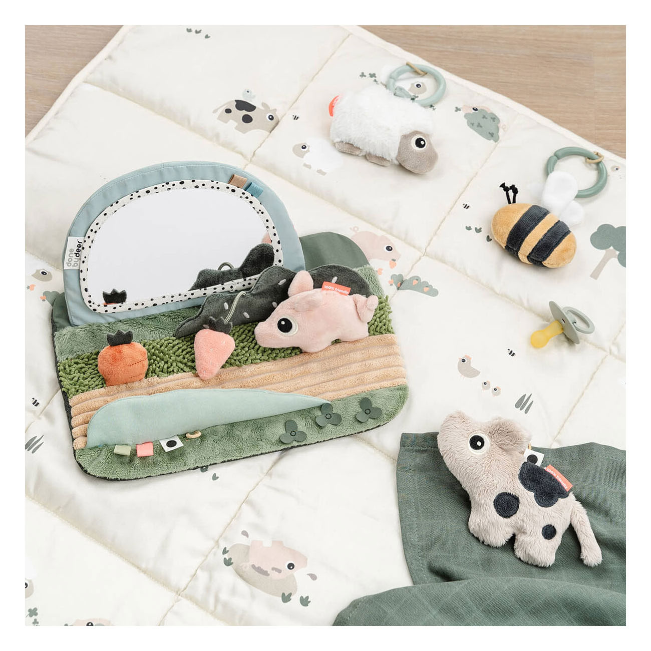 Réalisé par Deer Tummy Time Sensorische Spiegel Tiny Farm