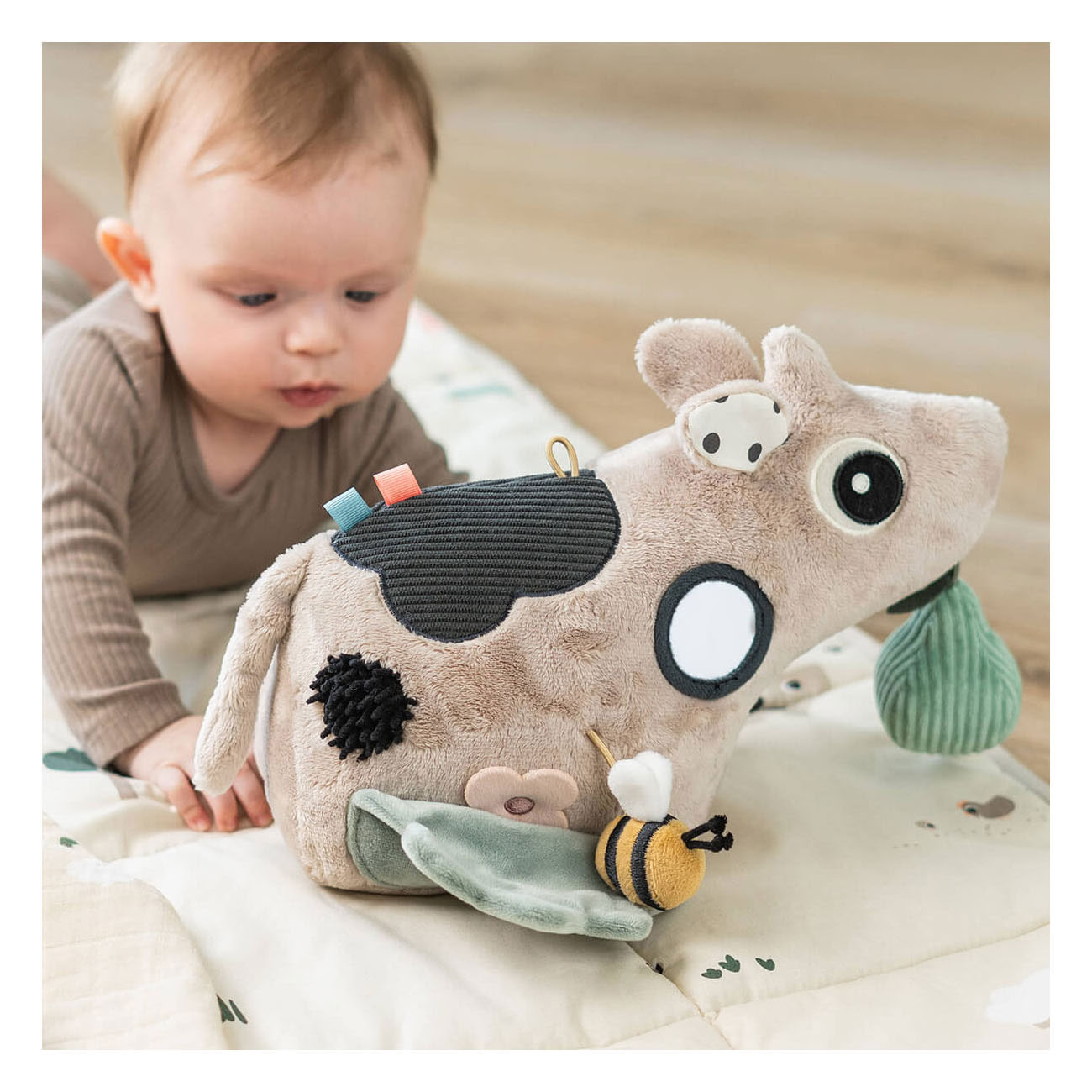 Réalisé par Deer Activity Mirror Dotti - Sable