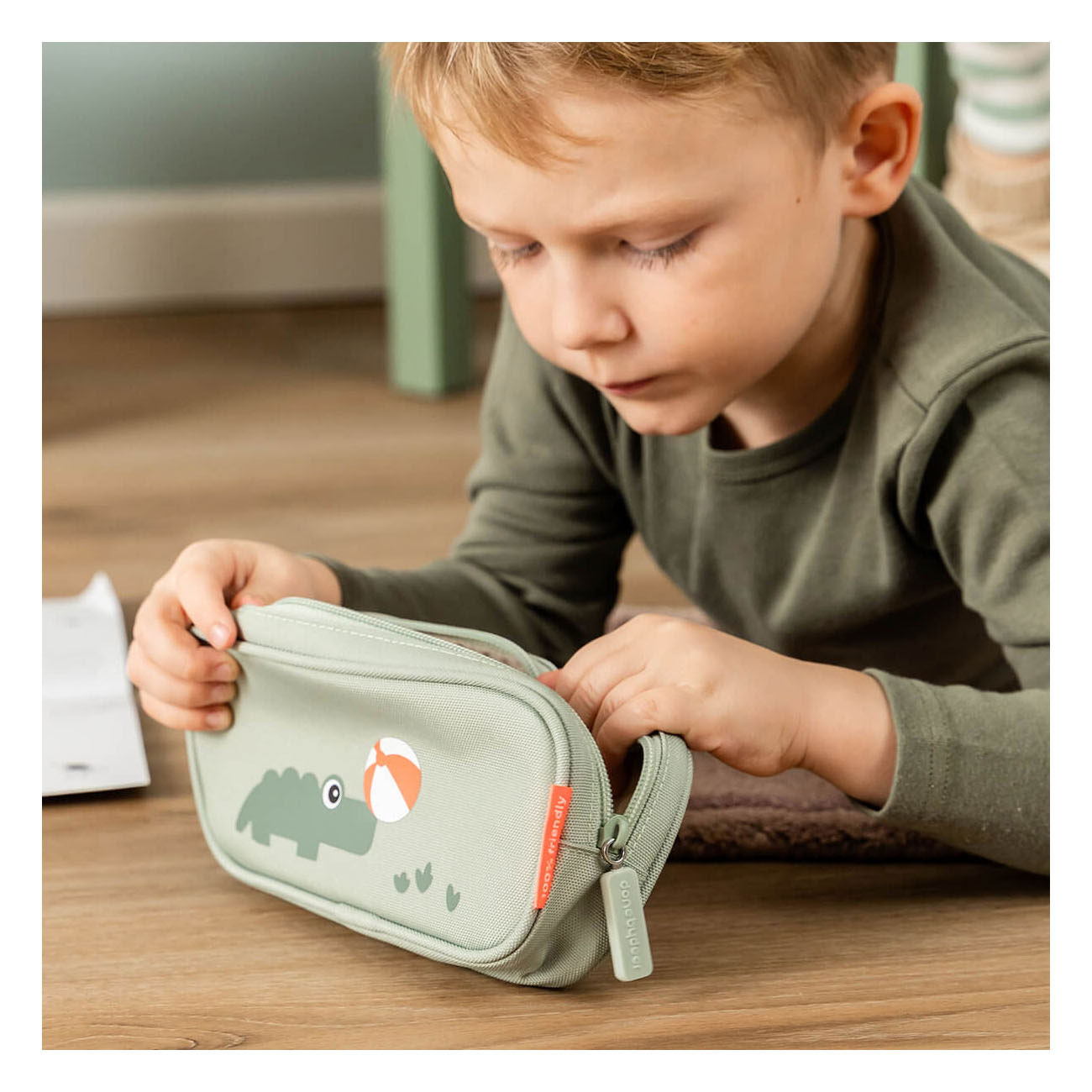 Done by Deer Etui Playground - Groen