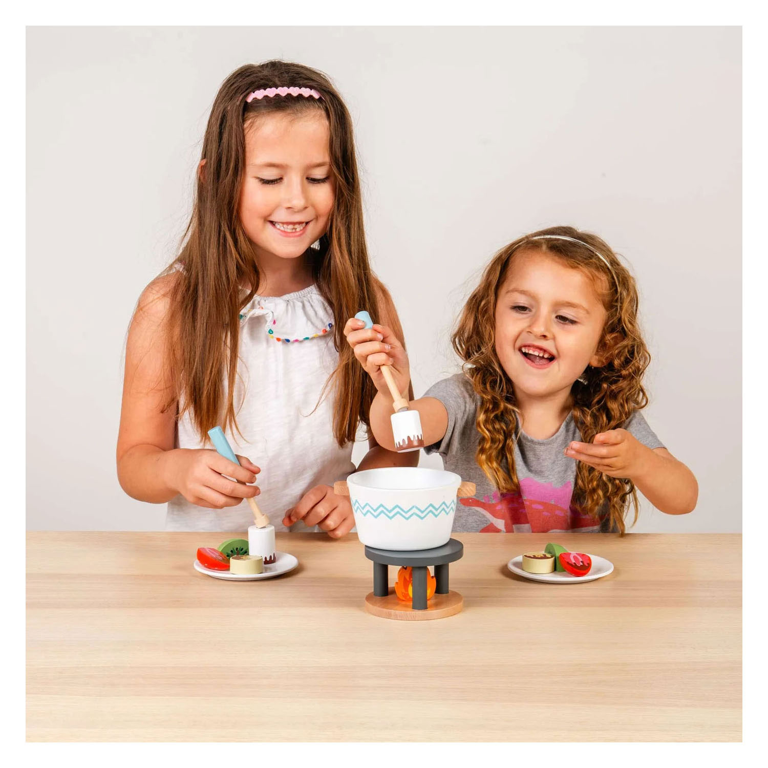 Bigjigs Schokoladenfondue-Spielset aus Holz - 16-teilig.