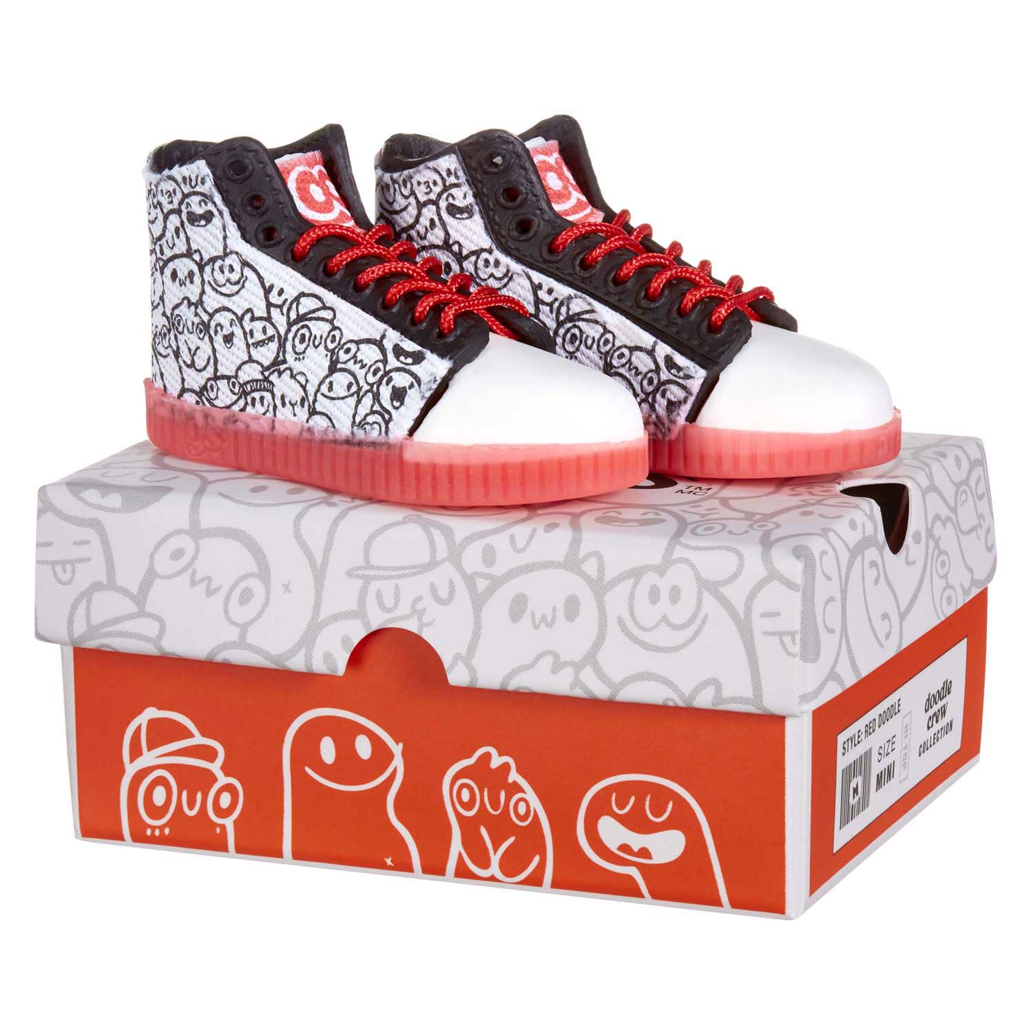 MGA's Miniverse – Make It Mini-Sneaker