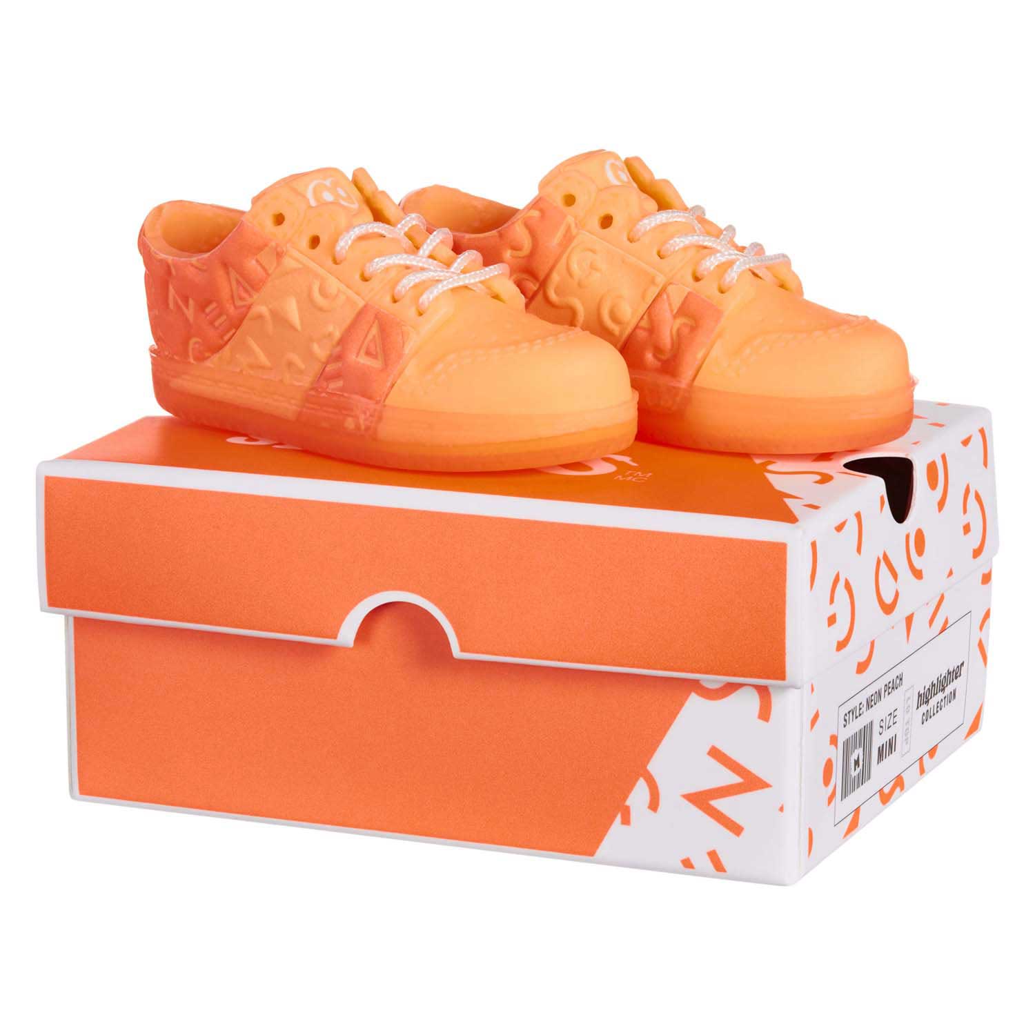 MGA's Miniverse – Make It Mini-Sneaker