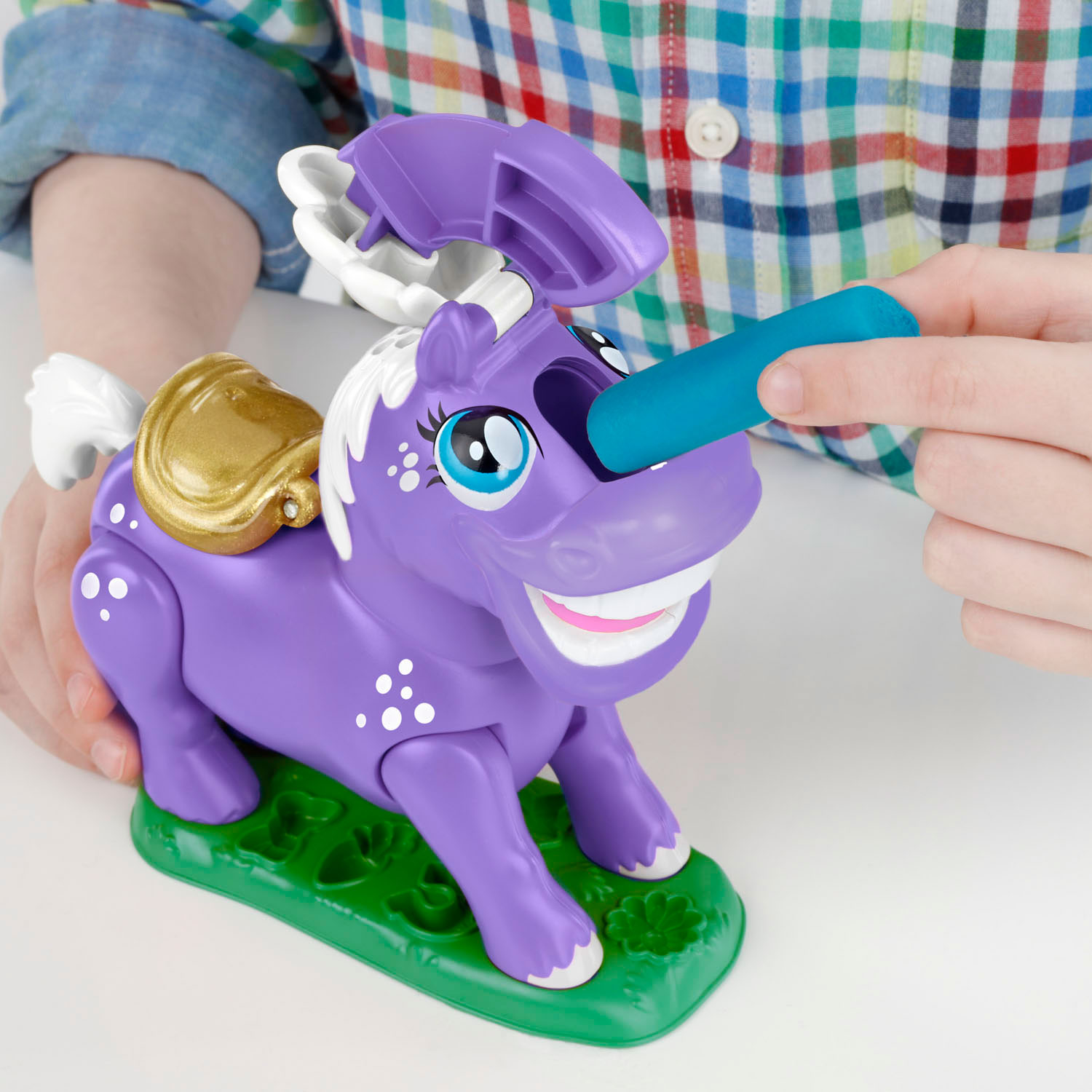 Play-Doh E6726 Animal Crew Naybelle Showpony 3 Farben Knete Spielset Pferd 