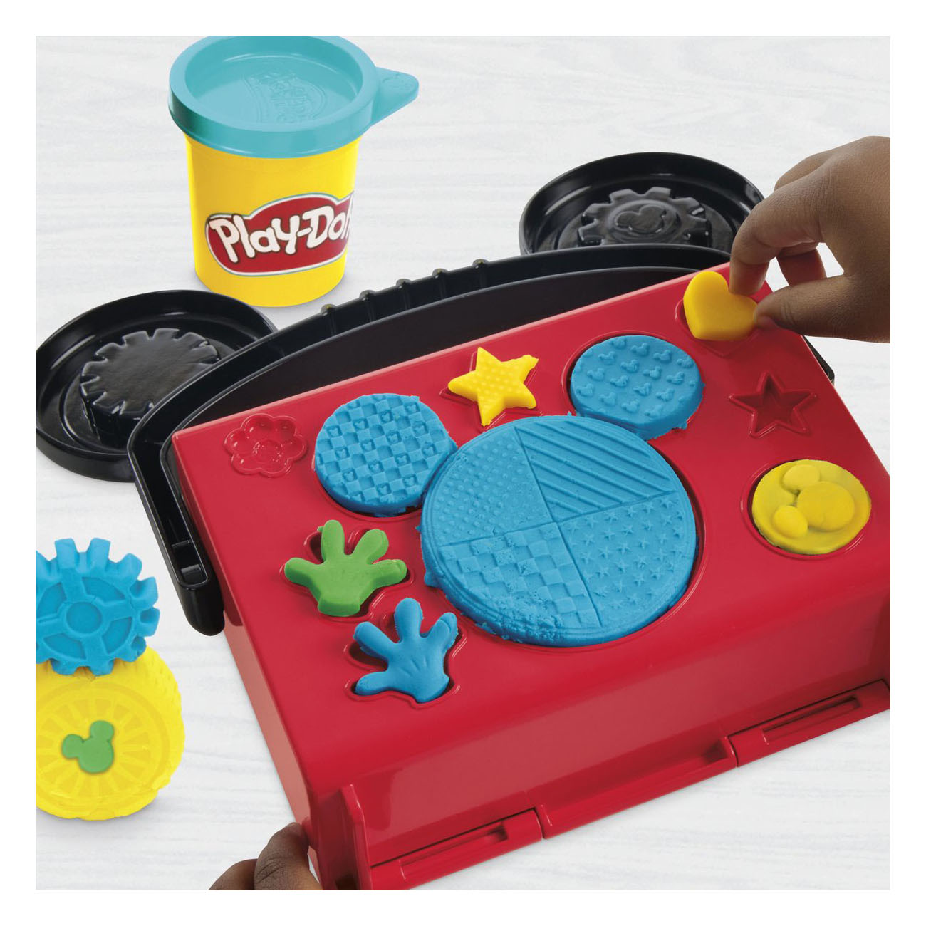 Coffret Play-Doh Disney Junior Garage On The Go - 3 pots en argile