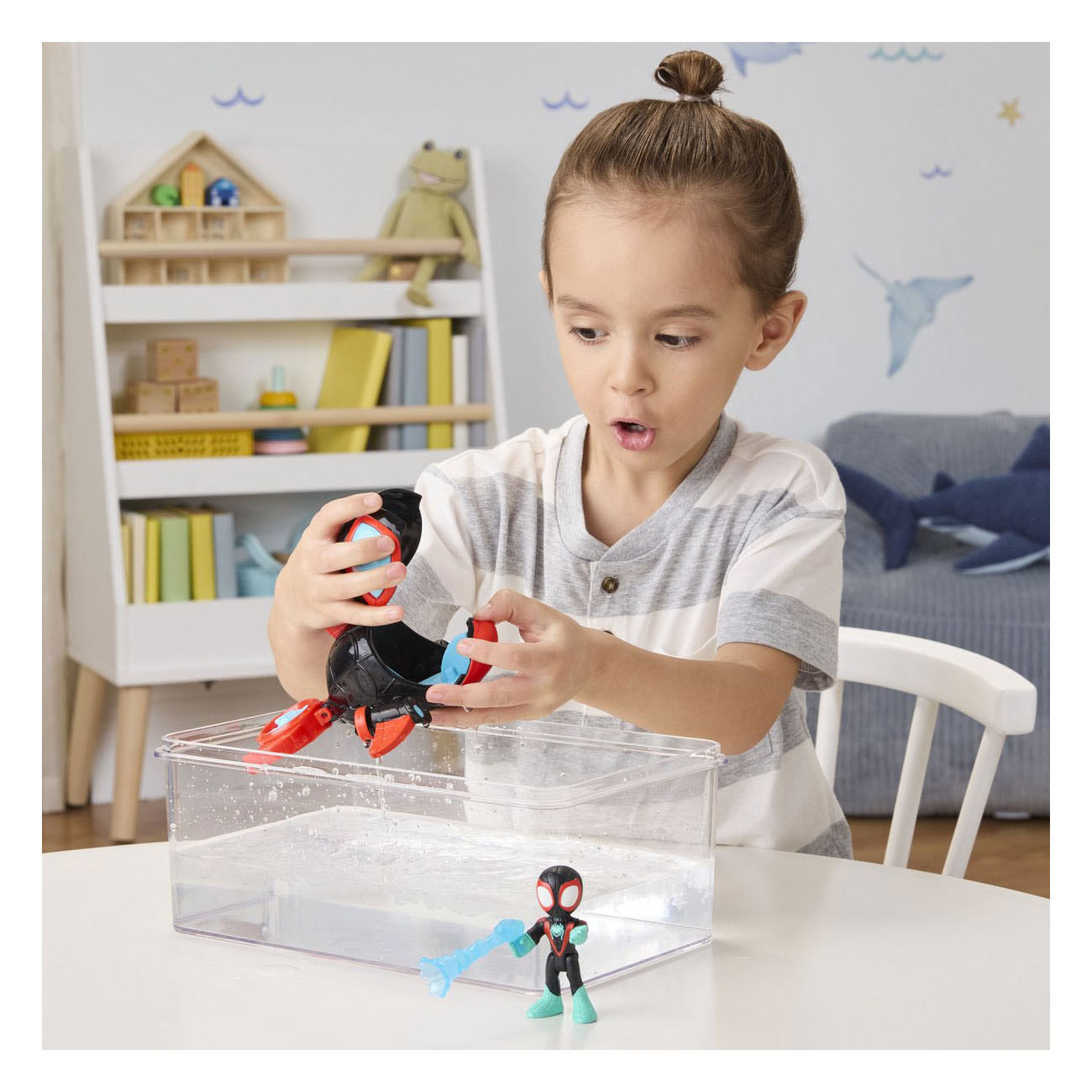 Jouet aquatique Marvel Spidey et HAF Water-Webs Spin Dolphin