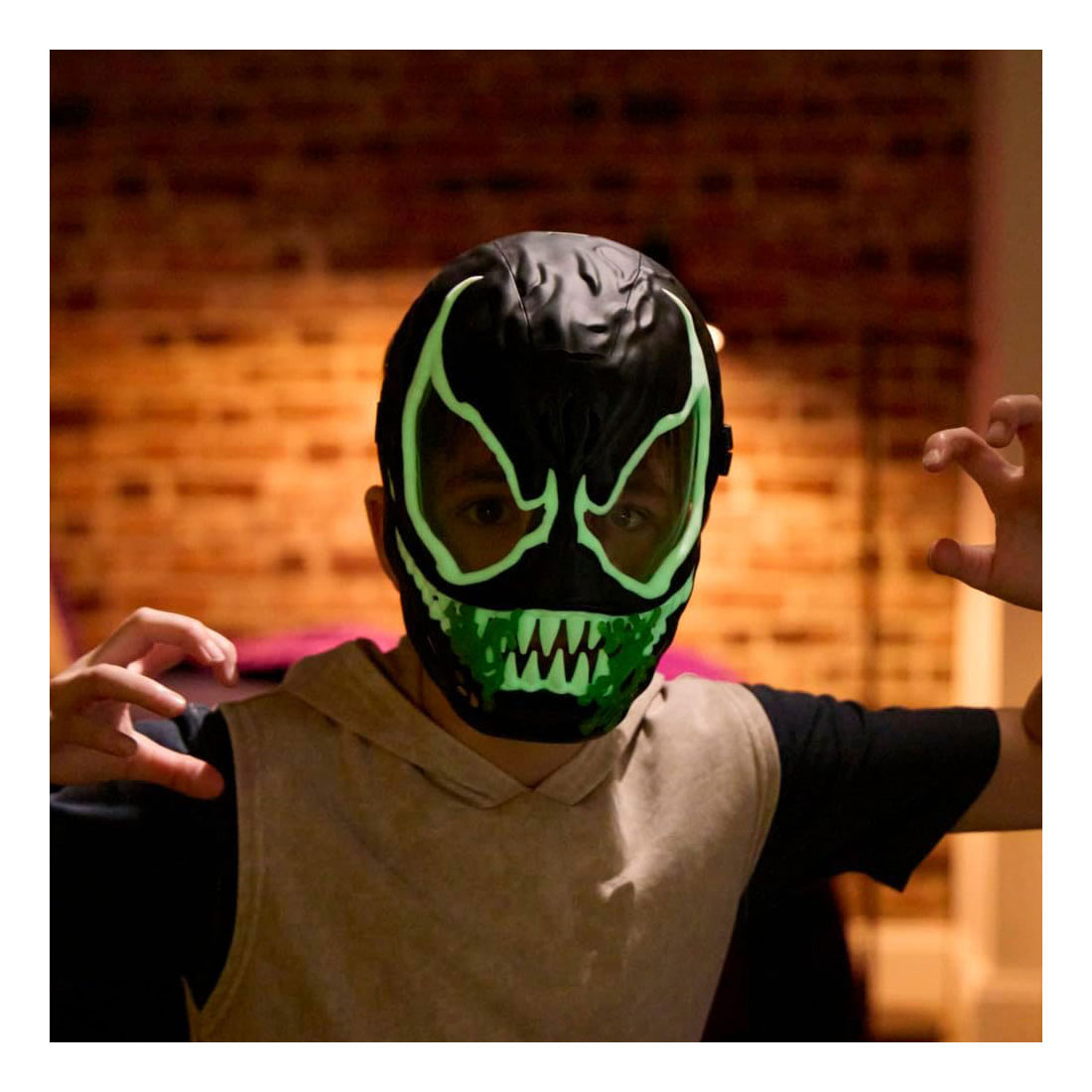 Spiderman Venom Versus Feature Masker