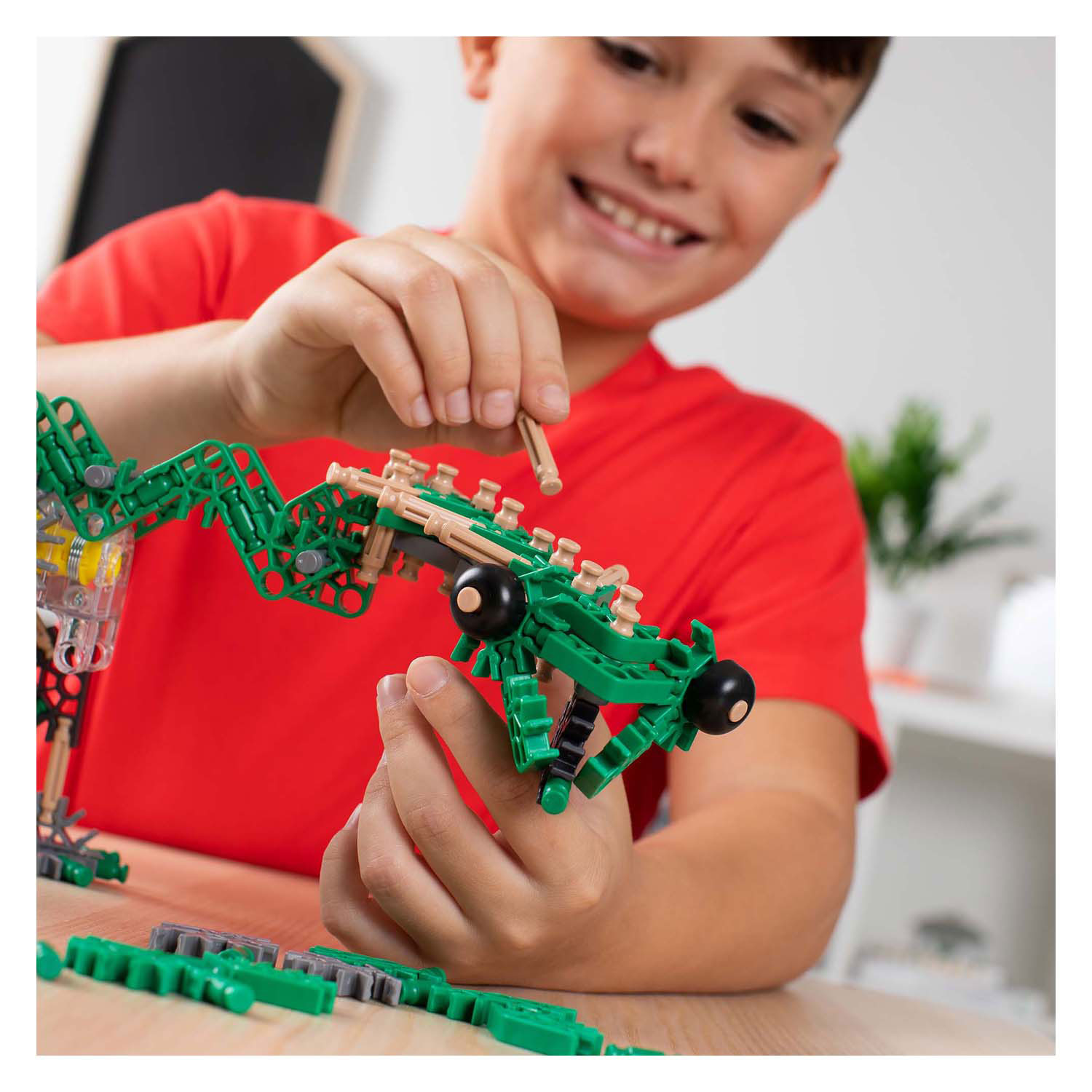 K'Nex Knexosaurus Rex avec moteur, 255 pcs.