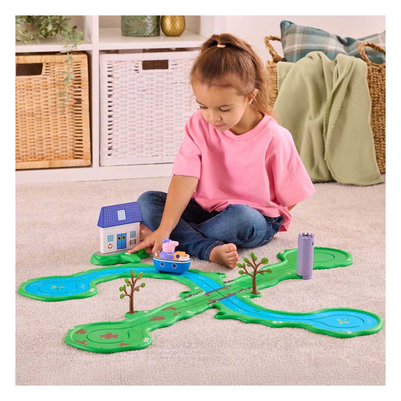 Peppa Pig Whizz Around - Bobbing Along Boot Set