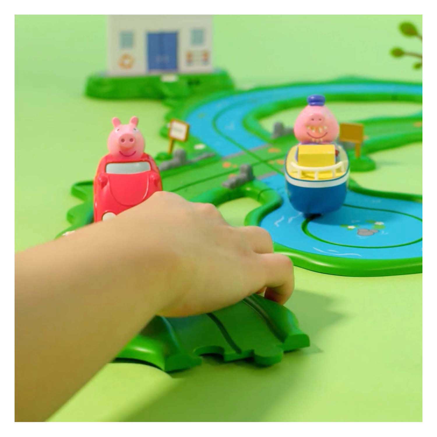Peppa Pig Whizz Around - Peppa's Great Big World Set
