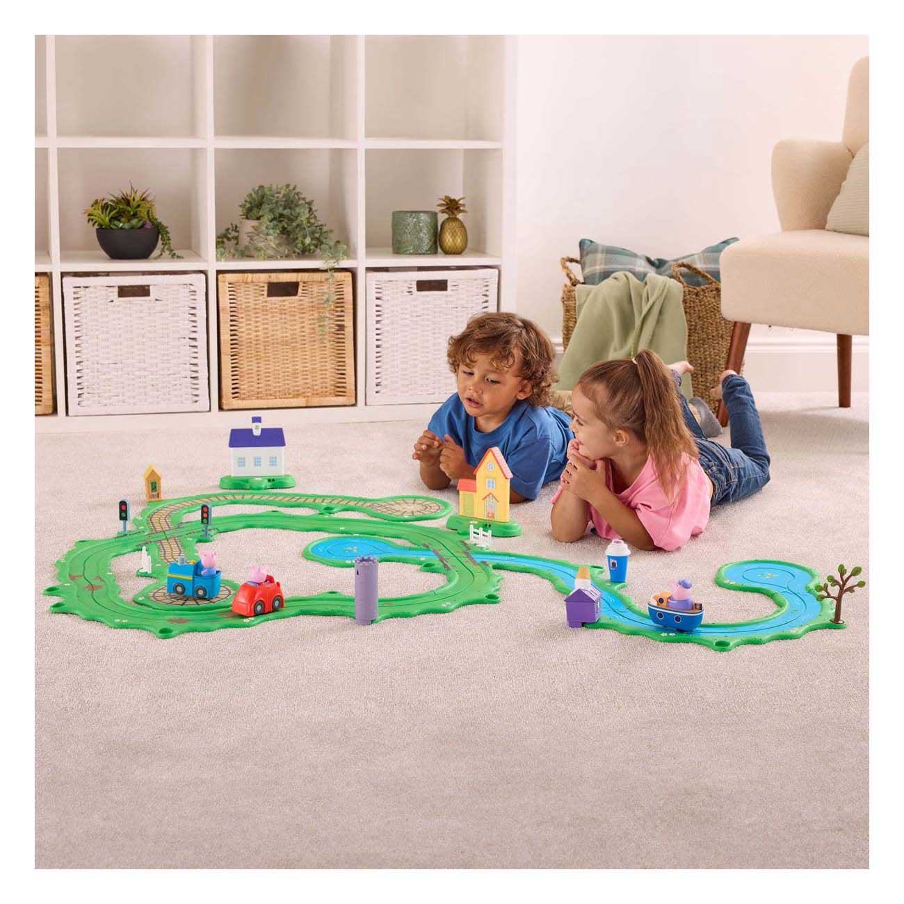 Peppa Pig Whizz Around - Peppa's Great Big World Set
