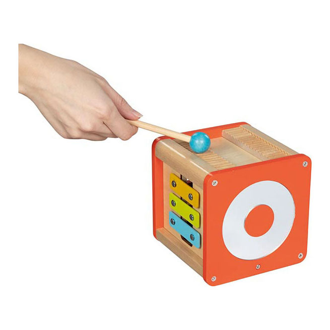 Cube d'activités en bois Goki Beatbox et spirale de motricité