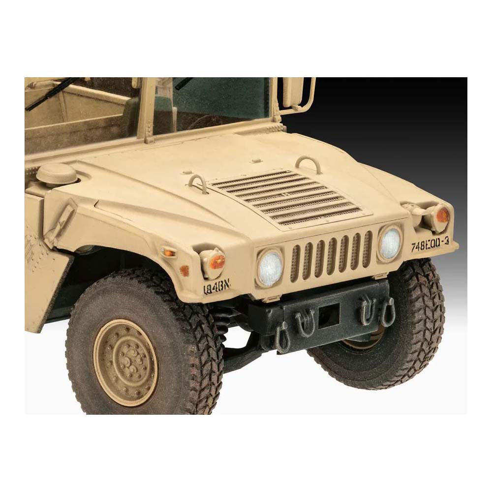 Revell Modelbouwpakket - HMMWV M109 7A2 1:35 - 156dlg. Revell Modelbouwpakket - HMMWV M109 7A2 1:35 - 156dlg.