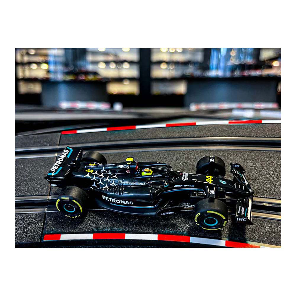 Carrera Mercedes-AMG F1 W14 Lewis Hamilton - 1:43 Carrera Mercedes-AMG F1 W14 Lewis Hamilton - 1:43