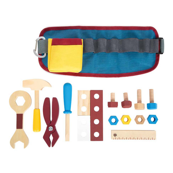 Petits outils en bois avec ceinture