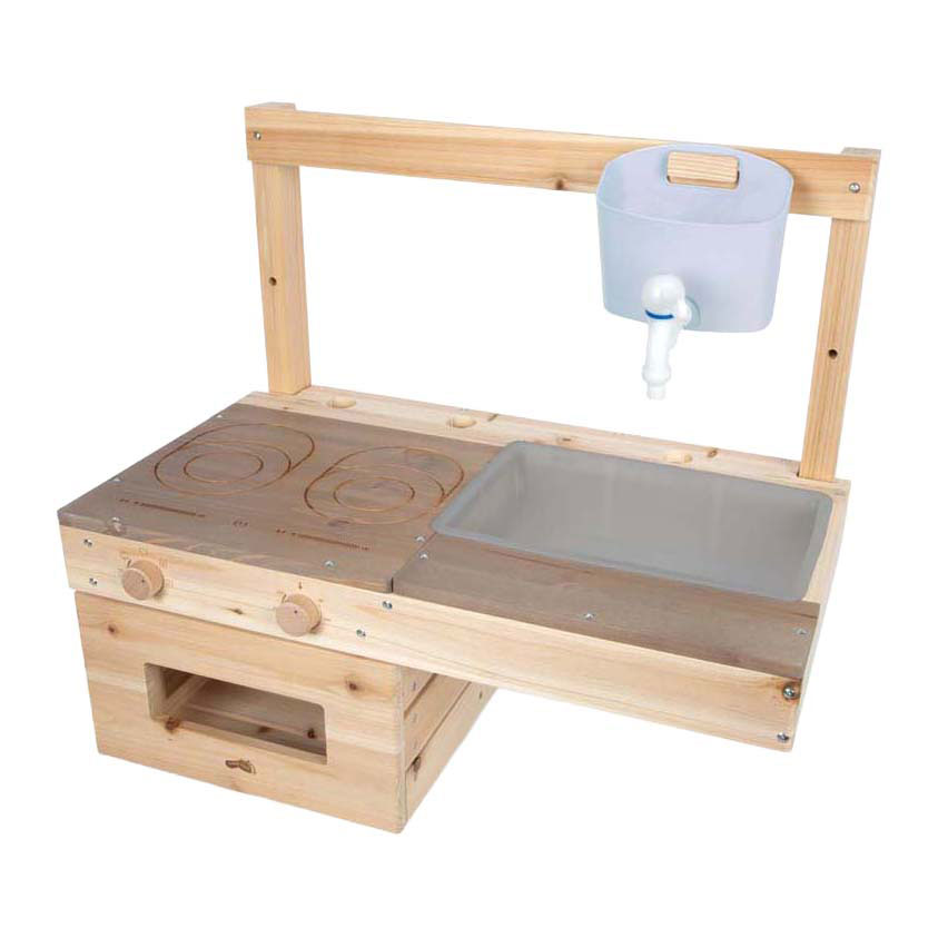 Petite cuisine surélevée en bois et en terre battue