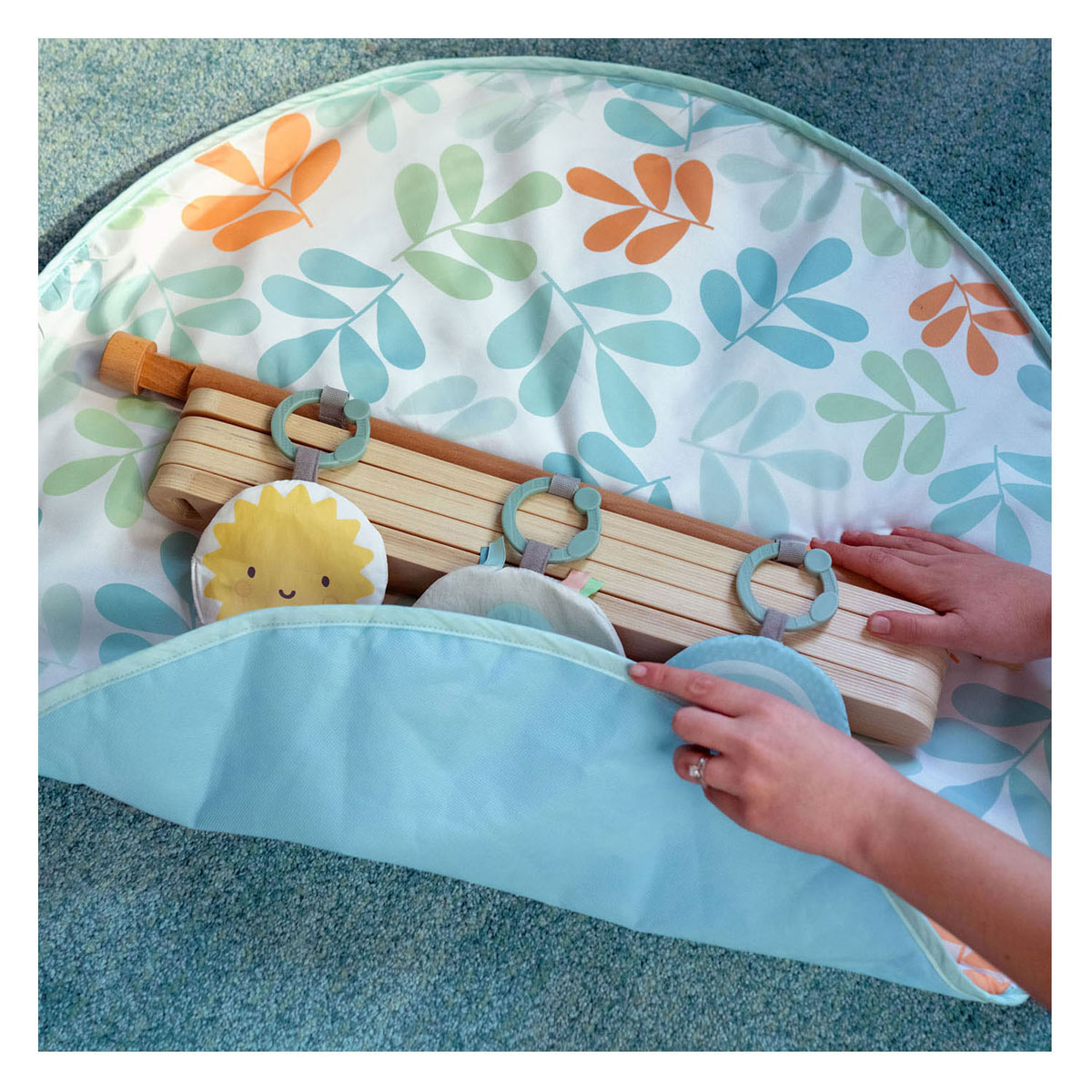 Houten Babygym met Stoffen Kleed