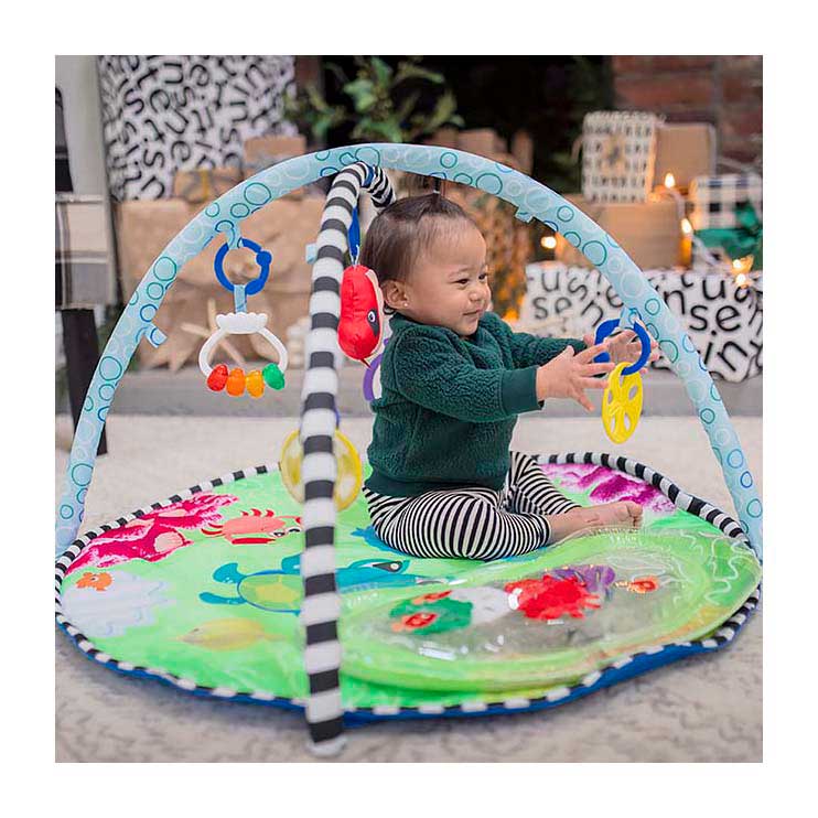 2-in-1-Spielturnhalle mit Wassermatte