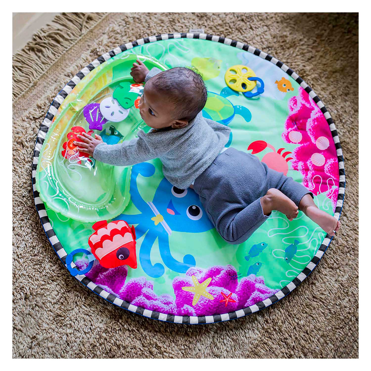 2-in-1-Spielturnhalle mit Wassermatte