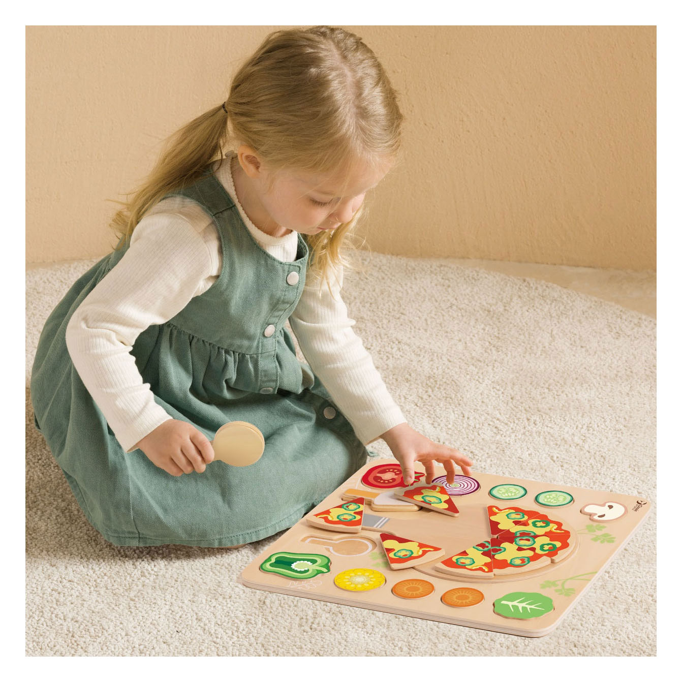 Pizza puzzle en forme de bois Classic World , 22 pcs.