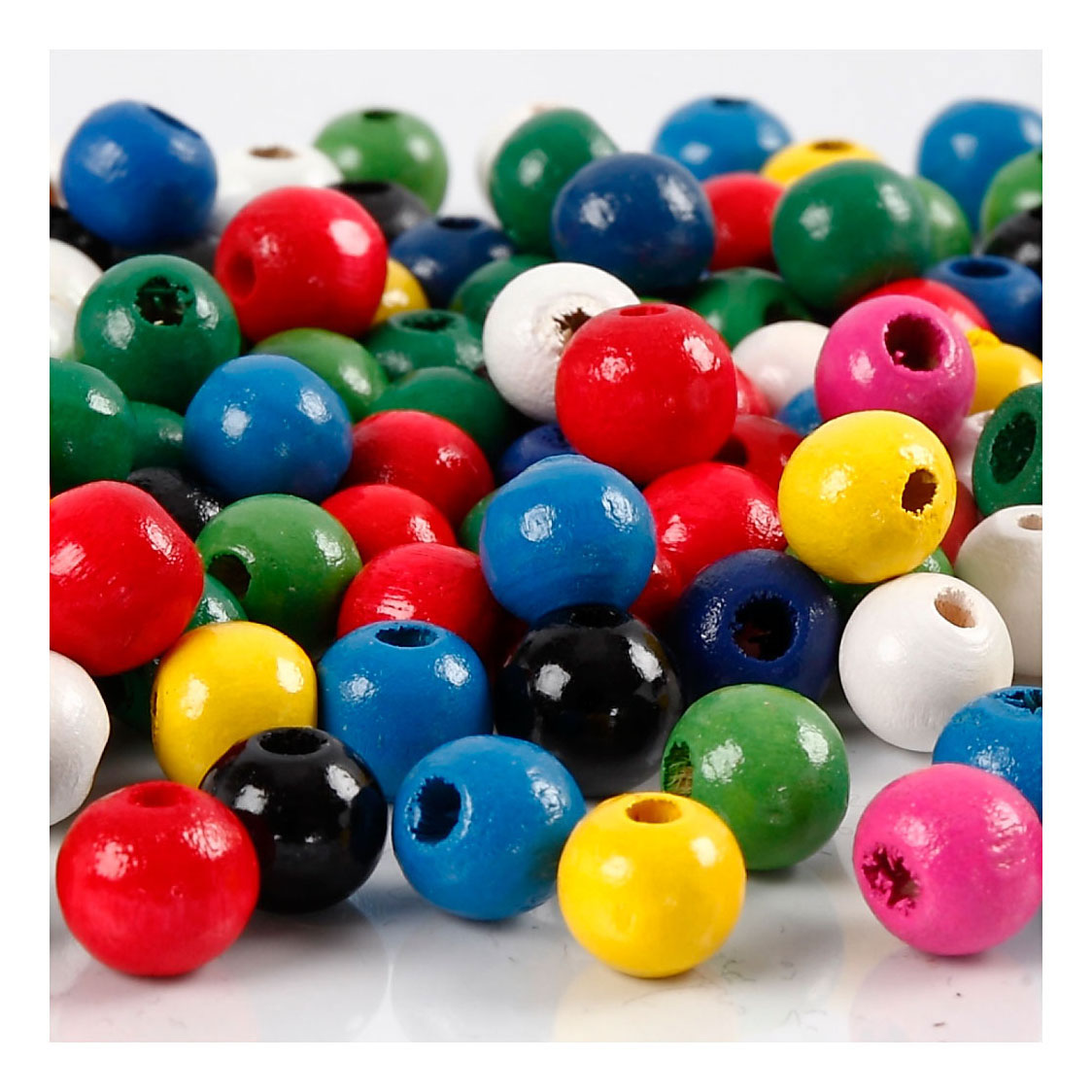 Perles en bois de différentes couleurs, 150 pièces.