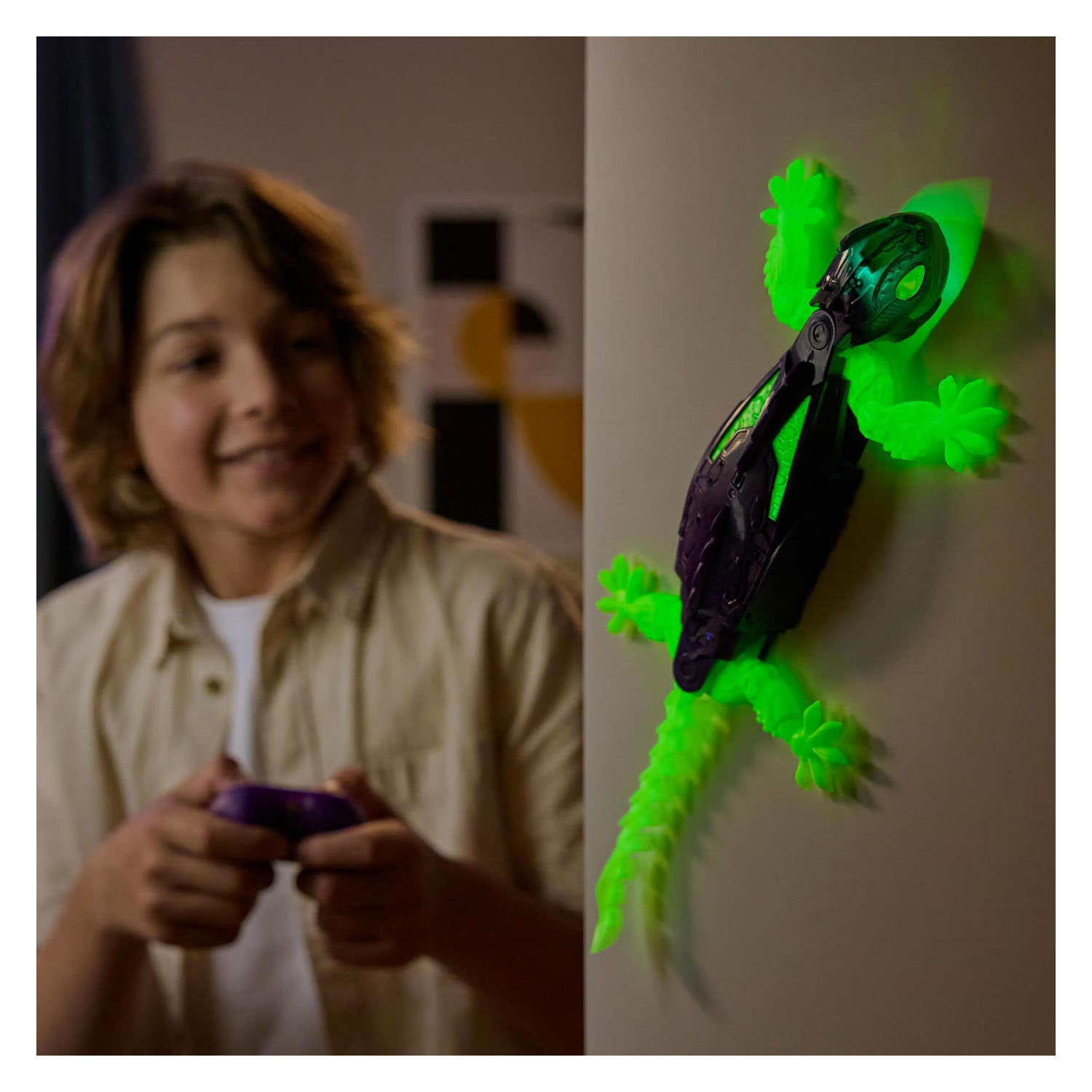 Hex Bots - Wall Crawler Gecko  - Glow in the Dark