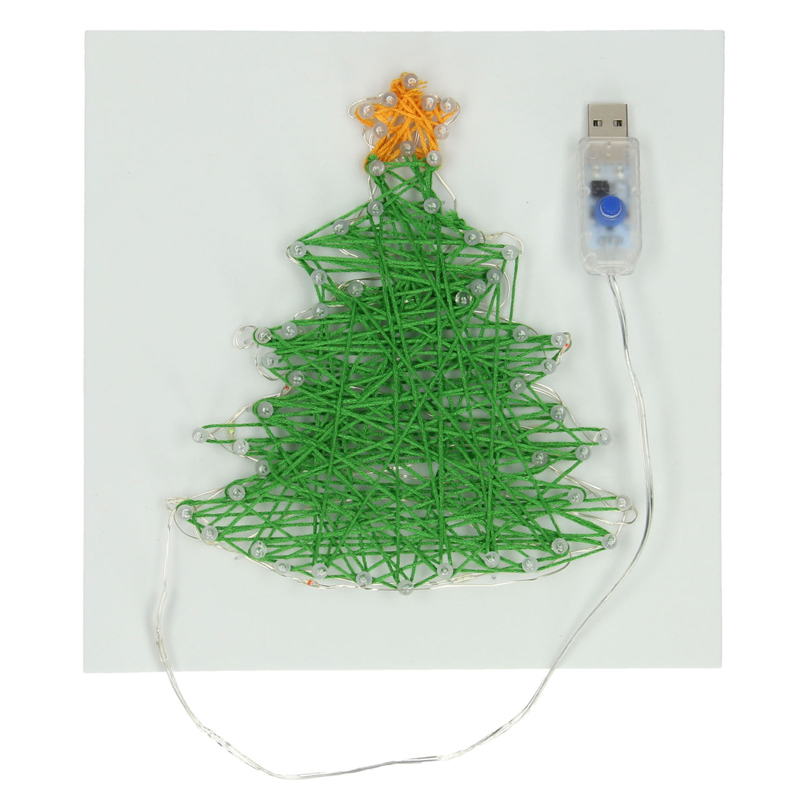 String-Art-Weihnachtsbaum mit LED-Lichtern