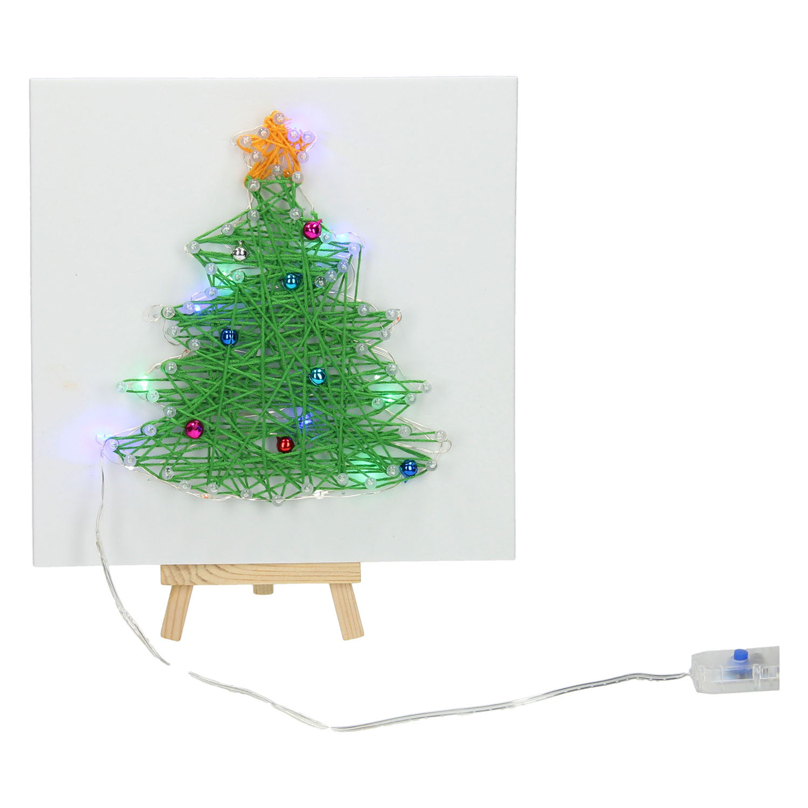 String-Art-Weihnachtsbaum mit LED-Lichtern